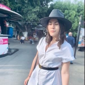 Meet your Posher, Pamela